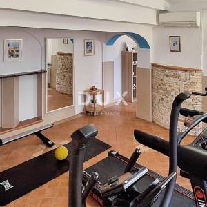 ISTRA, BUJE - Apartmanska kuća s bazenom