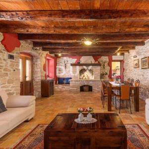 ISTRA, BUJE - Apartmanska kuća s bazenom