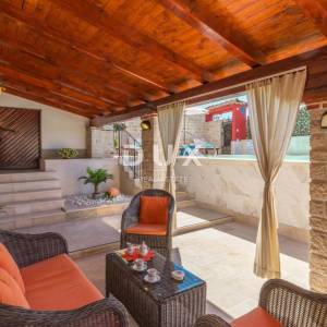 ISTRA, BUJE - Apartmanska kuća s bazenom