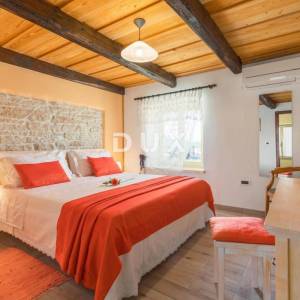 ISTRA, BUJE - Apartmanska kuća s bazenom