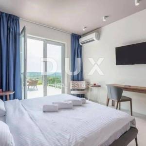 ISTRA, BUJE - Dizajnerska vila smještena na proplanku s panoramskim pogledom