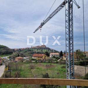 ISTRA, BUJE - Ekskluzivan Penthouse s panoramskim pogledom na more i grad Buje