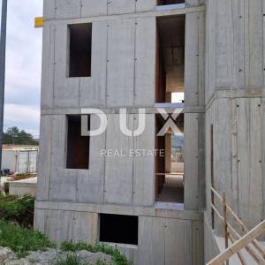 ISTRA, BUJE - Ekskluzivan Penthouse s panoramskim pogledom na more i grad Buje