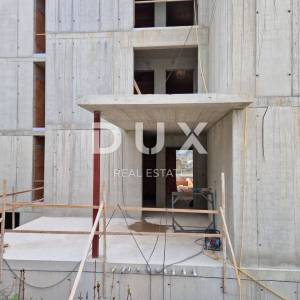 ISTRA, BUJE - Ekskluzivan Penthouse s panoramskim pogledom na more i grad Buje