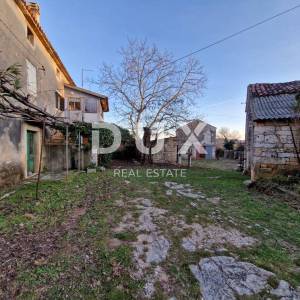 ISTRA, BUJE - Kamena kuća na mirnoj lokaciji