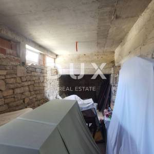 ISTRA, BUJE - Kamena kuća s predivnim pogledom