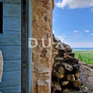 ISTRA, BUJE - Kamena kuća sa spektakularnim pogledom