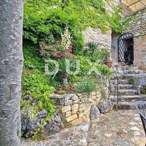ISTRA, BUJE - Kamena kuća sa spektakularnim pogledom