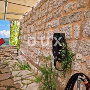 ISTRA, BUJE - Kamena kuća sa spektakularnim pogledom