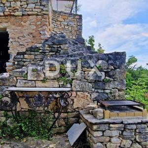 ISTRA, BUJE - Kamena kuća sa spektakularnim pogledom