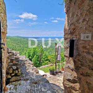 ISTRA, BUJE - Kamena kuća sa spektakularnim pogledom
