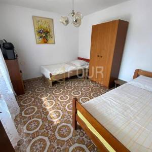 Istra, Buje, kuća s 2 stana
