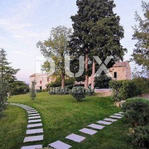 ISTRA, BUJE - Moderan obiteljski hotel s profesionalnim restoranom i panoramskim pogledom