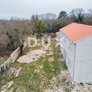 ISTRA, BUJE - moderna kamena kuća s velikom okućnicom, bazen, vrt, okružena zelenilom