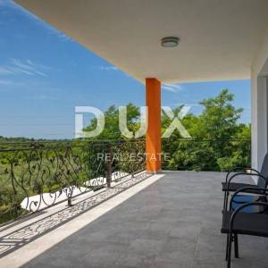 ISTRA, BUJE - Obiteljska vila s panoramskim pogledom