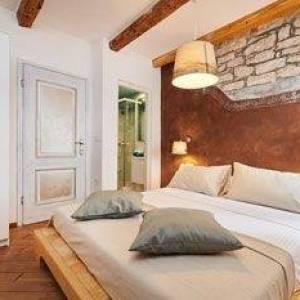 ISTRA, BUJE - Poslovno-stambeni objekt s uhodanim poslom