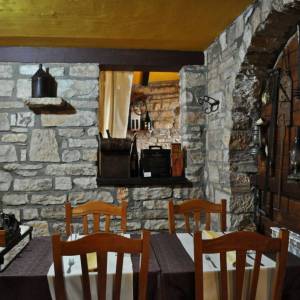ISTRA, BUJE - Poslovno-stambeni objekt s uhodanim poslom