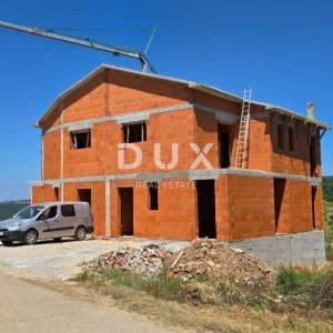 ISTRA, BUJE - Prekrasna dvojnica s bazenom, novogradnja, pogled na prirodu