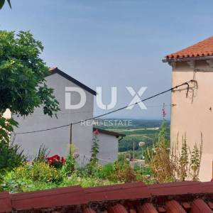 ISTRA, BUJE - Restoran sa stambenom jedinicom u centru Buja, pogled na more