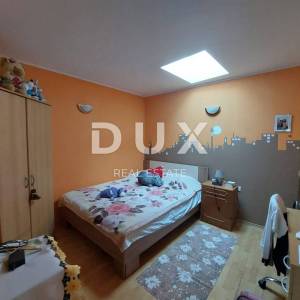 ISTRA, BUJE - Restoran sa stambenom jedinicom u centru Buja, pogled na more
