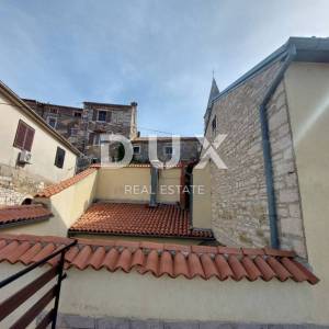 ISTRA, BUJE - Restoran sa stambenom jedinicom u centru Buja, pogled na more
