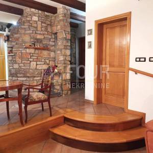 Istra, Buje, samostojeća kuća, 140m2, terasa
