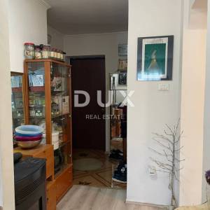 ISTRA, BUJE – Useljiv stan u šarmantnom gradiću s dušom Istre