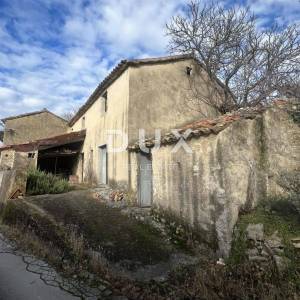 ISTRA, BUZET - Dvije kuće s prostranim zemljištem u netaknutoj prirodi