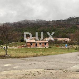 ISTRA, BUZET - Građevinsko zemljište na odličnoj lokaciji