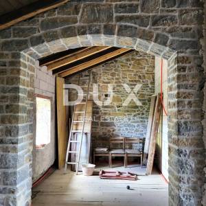ISTRA, BUZET - Kamena kuća u fazi renovacije