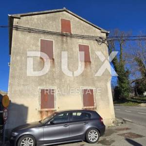 ISTRA, BUZET - Kamena kuća za adaptaciju u blizini granice