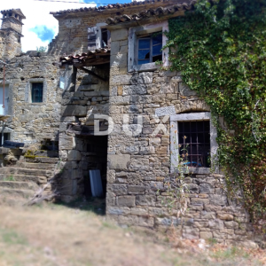 ISTRA, BUZET - Kamena kuća za adaptaciju na mirnoj lokaciji