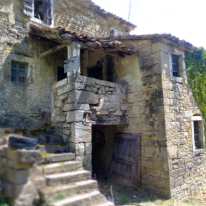 ISTRA, BUZET - Kamena kuća za adaptaciju na mirnoj lokaciji
