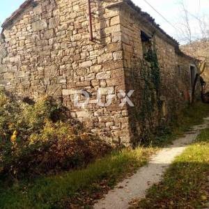 ISTRA, BUZET - Kamena ruševna kuća u srcu prirode