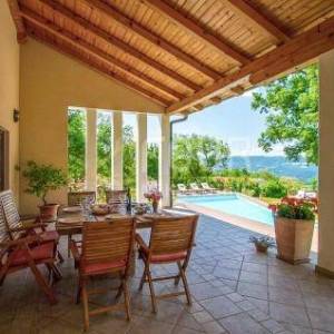 Istra, Buzet, kamena vila s bazenom, 248m2
