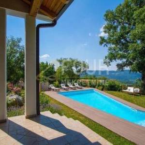 Istra, Buzet, kamena vila s bazenom, 248m2