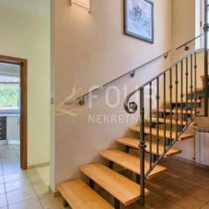Istra, Buzet, kamena vila s bazenom, 248m2