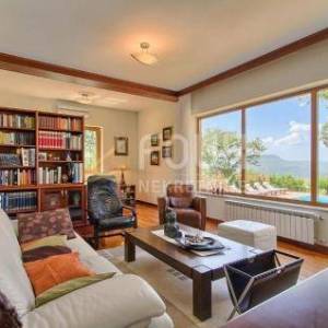 Istra, Buzet, kamena vila s bazenom, 248m2