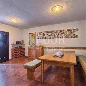 Istra, Buzet, kamena vila s bazenom, 248m2