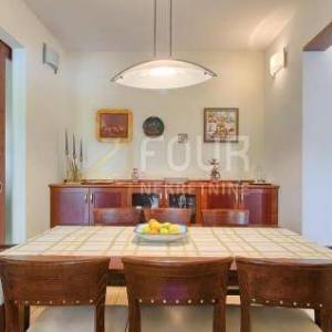 Istra, Buzet, kamena vila s bazenom, 248m2