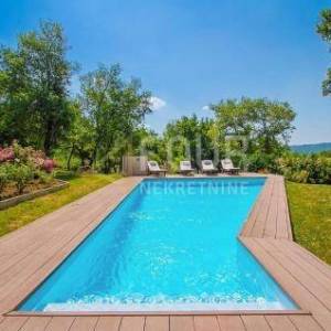 Istra, Buzet, kamena vila s bazenom, 248m2