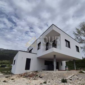 Istra, Buzet, moderna samostojeća kuća - visoki roh bau