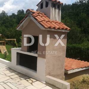 ISTRA, BUZET (okolica) – Apartmanska kuća s bazenom okružena mirom i prirodom
