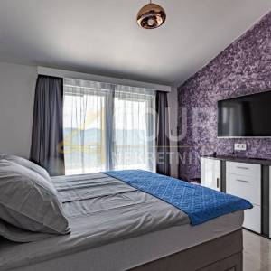 Istra, Buzet - okolica, unikatna vila s bazenom na osami!