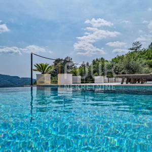 Istra, Buzet - okolica, unikatna vila s bazenom na osami!