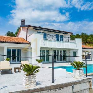 Istra, Buzet - okolica, unikatna vila s bazenom na osami!