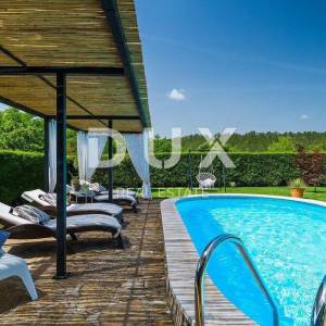ISTRA, BUZET - Rustikalna vila s bazenom i velikom okućnicom