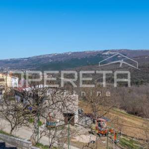ISTRA, BUZET - Samostoječa kuća sa tri stana
