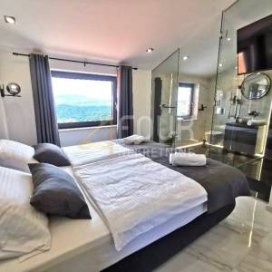 Istra, Buzet, samostojeća kuća s bazenom, 159m2