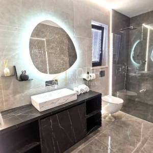 Istra, Buzet, samostojeća kuća s bazenom, 159m2